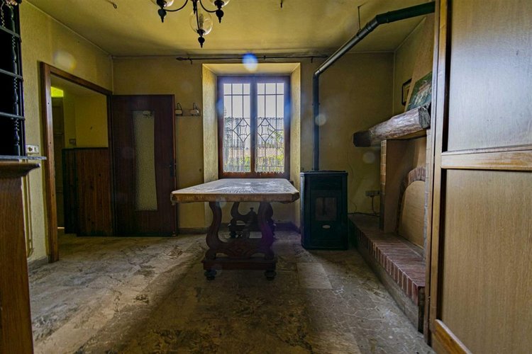 Corna Imagna in posizione fantastica indipendente porzione di casa su tre piani Corna Imagna
