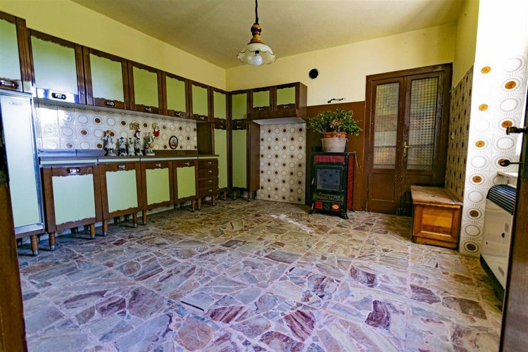 Corna Imagna in posizione fantastica indipendente porzione di casa su tre piani Corna Imagna