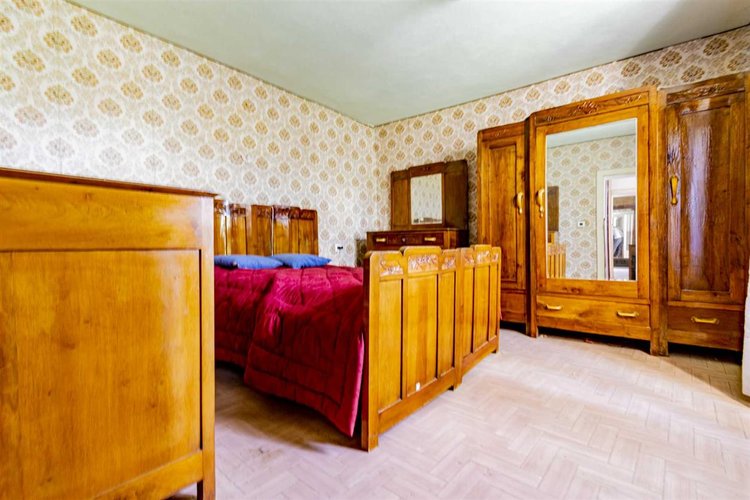 Corna Imagna in posizione fantastica indipendente porzione di casa su tre piani Corna Imagna