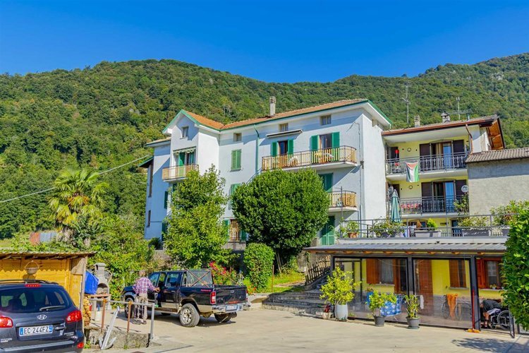 Corna Imagna in posizione fantastica indipendente porzione di casa su tre piani