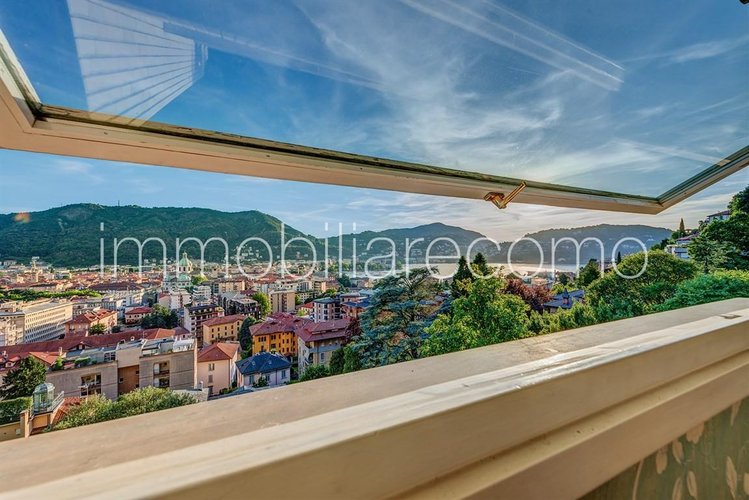 COMO – PENTHOUSE WITH SPECTACULAR CITY AND LAKE VIEWS Como