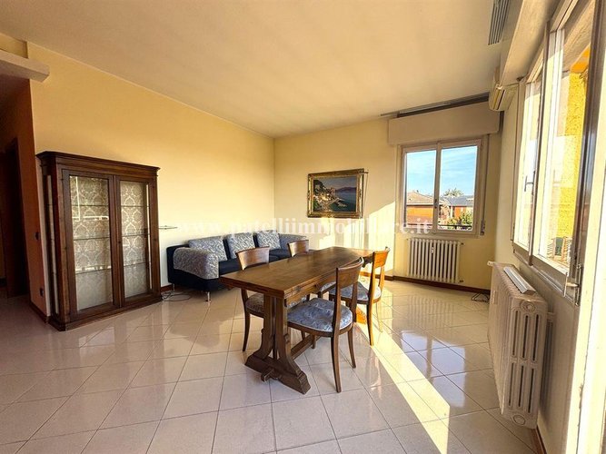 TRILOCALE CON AMPIO TERRAZZO, BOX E CANTINA – BERGAMO Bergamo
