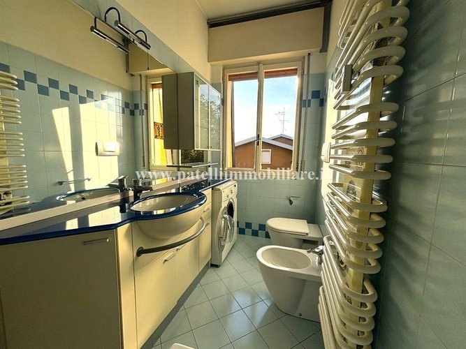 TRILOCALE CON AMPIO TERRAZZO, BOX E CANTINA – BERGAMO Bergamo