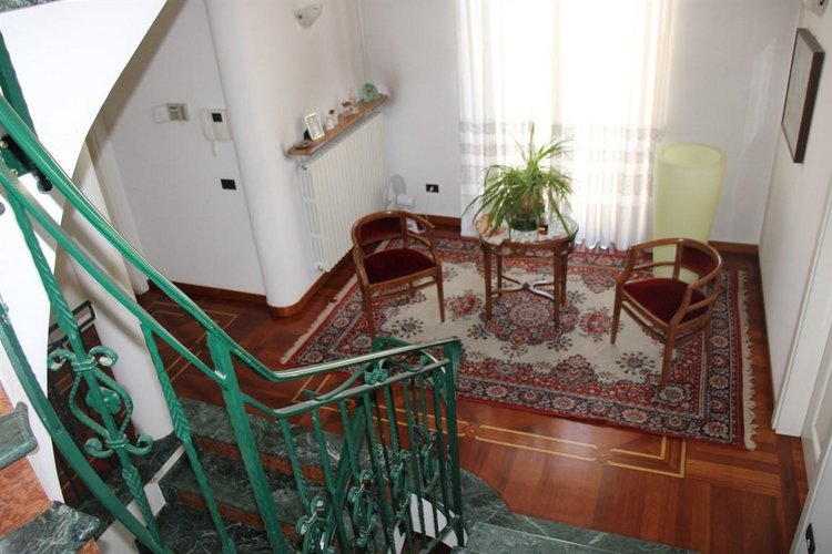 Villa d'epoca con dependance e giardino privato centro Bulciago(LC) Bulciago