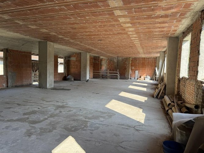 Operazione immobiliare a rustico immersa nel verde della Brianza Missaglia