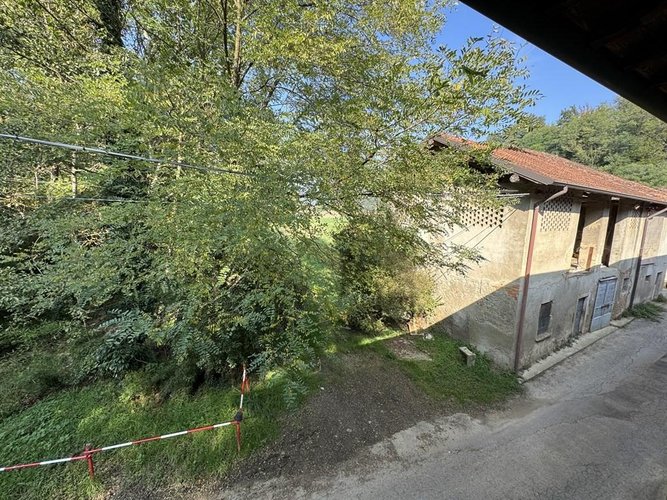 Operazione immobiliare a rustico immersa nel verde della Brianza Missaglia