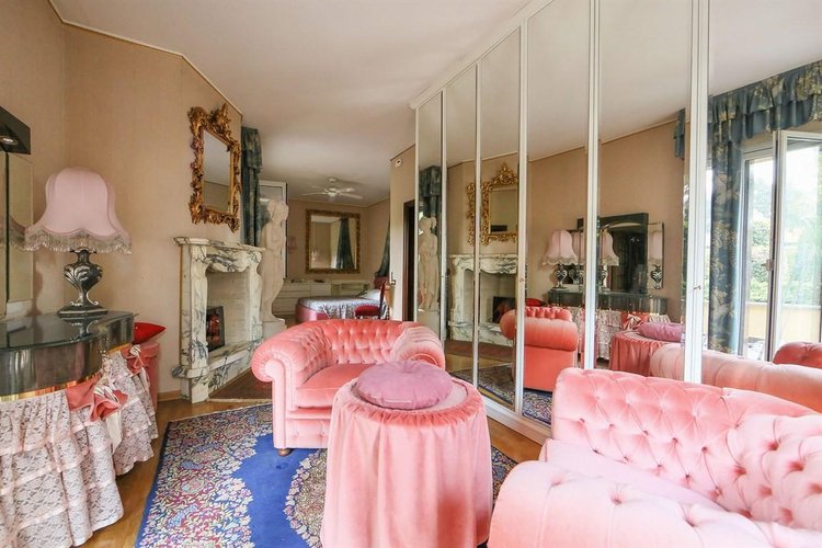 Carimate, elegante villa di 539  mq commerciali con giardino di 2.900 vicino al golf Carimate