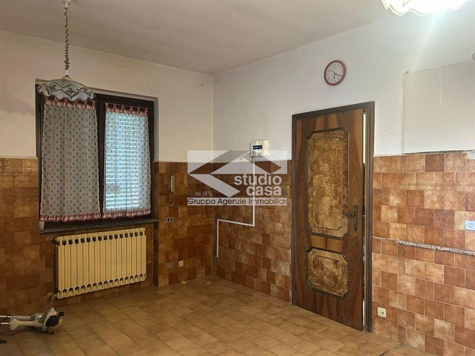 VILLA INDIPENDENTE IMMERSA NEL VERDE – OLTRE 1.000 MQ DI GIARDINO Lurano