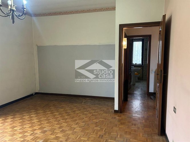 VILLA INDIPENDENTE IMMERSA NEL VERDE – OLTRE 1.000 MQ DI GIARDINO Lurano