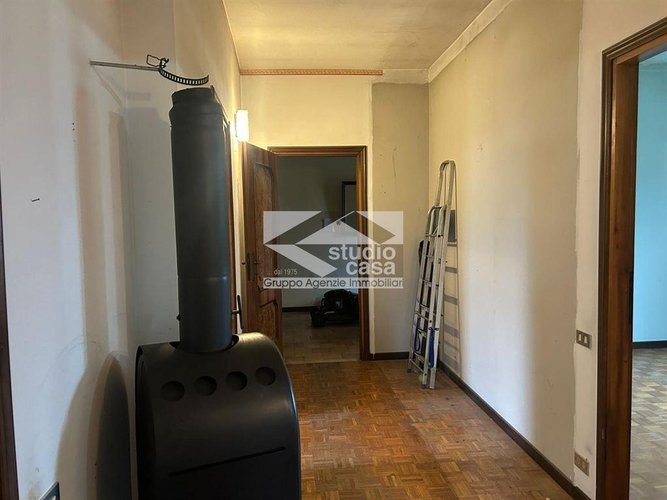 VILLA INDIPENDENTE IMMERSA NEL VERDE – OLTRE 1.000 MQ DI GIARDINO Lurano