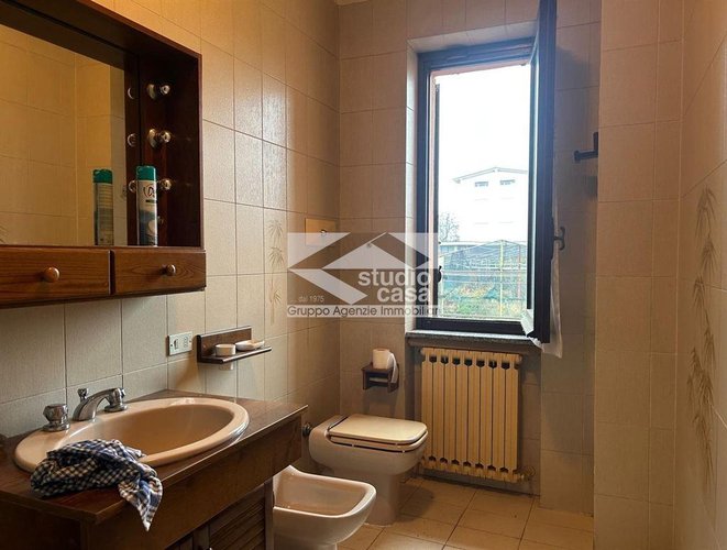 VILLA INDIPENDENTE IMMERSA NEL VERDE – OLTRE 1.000 MQ DI GIARDINO Lurano