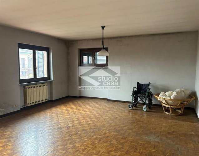 VILLA INDIPENDENTE IMMERSA NEL VERDE – OLTRE 1.000 MQ DI GIARDINO Lurano