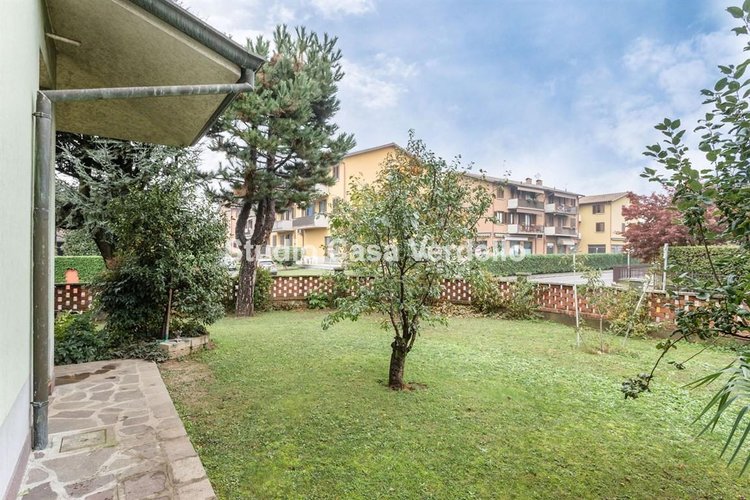 PORZIONE DI VILLA BIFAMILIARE – INDIPENDENZA, ELEGANZA E COMFORT