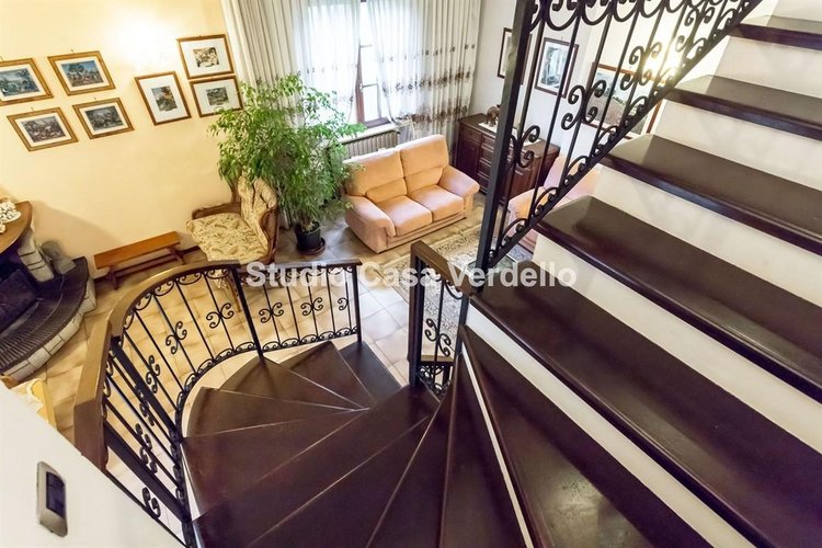 PORZIONE DI VILLA BIFAMILIARE – INDIPENDENZA, ELEGANZA E COMFORT Verdellino