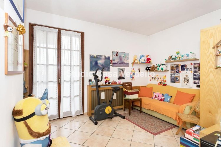 PORZIONE DI VILLA BIFAMILIARE – INDIPENDENZA, ELEGANZA E COMFORT Verdellino