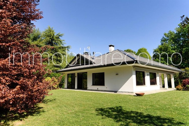 VILLA CASCINA PELADA Capiago Intimiano