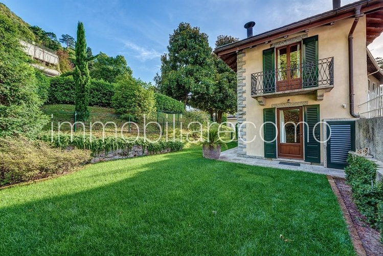 BLEVIO - LAKE FRONT SEMI DETACHED HOUSE Blevio