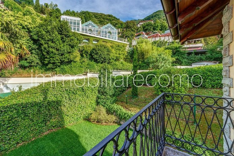 BLEVIO - LAKE FRONT SEMI DETACHED HOUSE Blevio