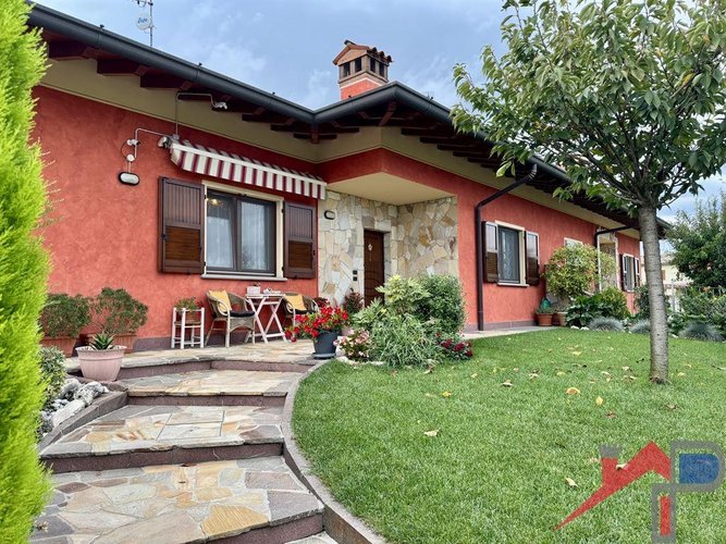 Porzione di Villa bifamiliare Mornico al Serio