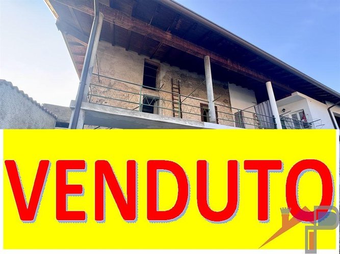 Porzione di casa da ristrutturare