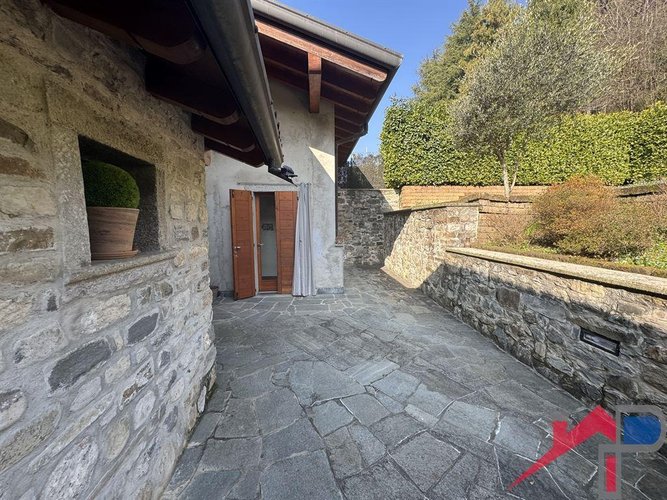 Incantevole Casa Indipendente con  Giardino