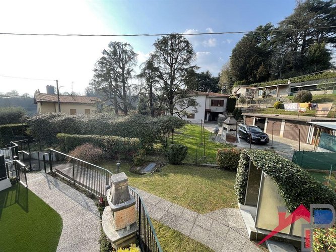 Trilocale con giardino privato Caprino Bergamasco