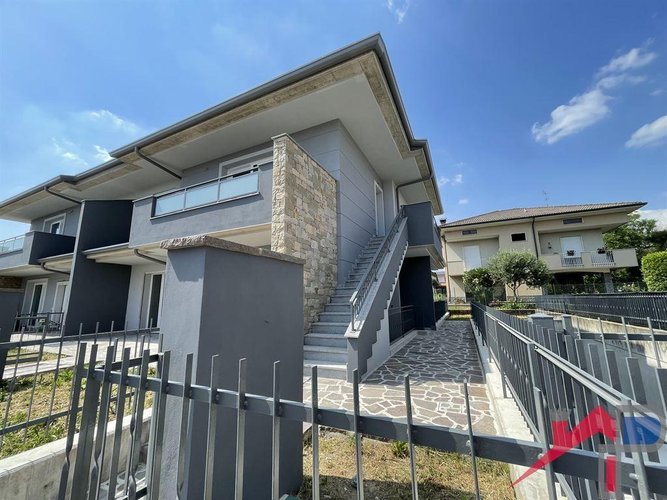 Stupendo Trilocale di nuova costruzione con Balconi e Giardino privato a Terno d' Isola Terno d'Isola