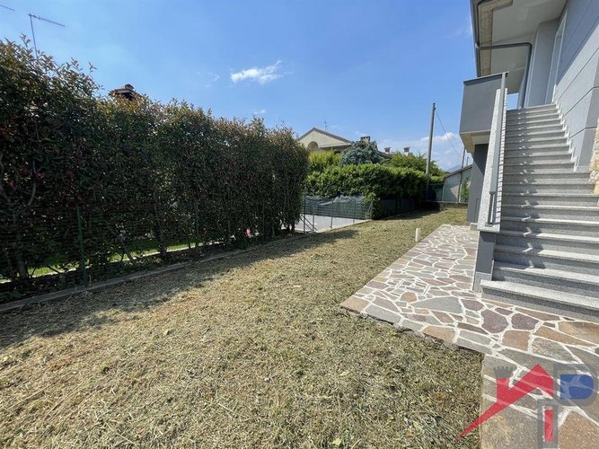Stupendo Trilocale di nuova costruzione con Balconi e Giardino privato a Terno d' Isola Terno d'Isola
