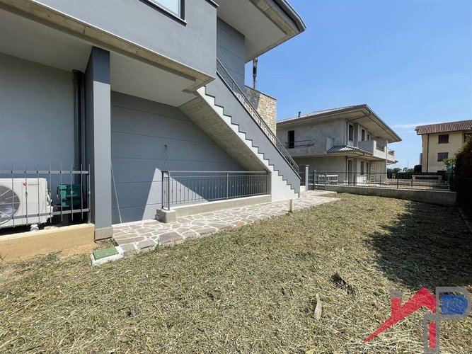 Stupendo Trilocale di nuova costruzione con Balconi e Giardino privato a Terno d' Isola Terno d'Isola