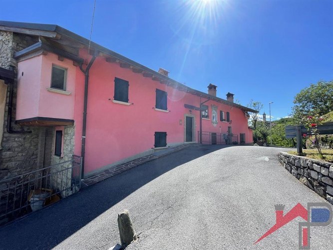 Splendido Appartamento Panoramico con Soppalco e Box Doppio – Almenno San Bartolomeo Almenno San Bartolomeo