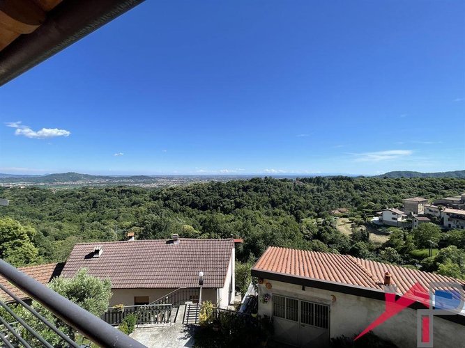 Splendido Appartamento Panoramico con Soppalco e Box Doppio – Almenno San Bartolomeo Almenno San Bartolomeo