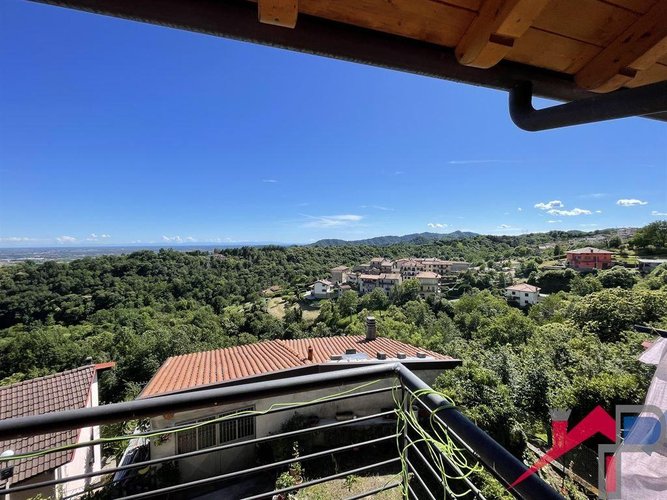 Splendido Appartamento Panoramico con Soppalco e Box Doppio – Almenno San Bartolomeo Almenno San Bartolomeo