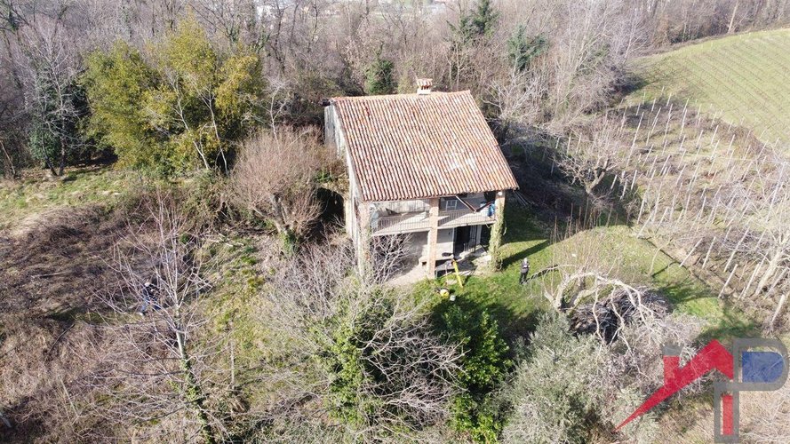 Rustico Indipendente e Panoramico con 3 ettari di Terreno  ad Ambivere Ambivere