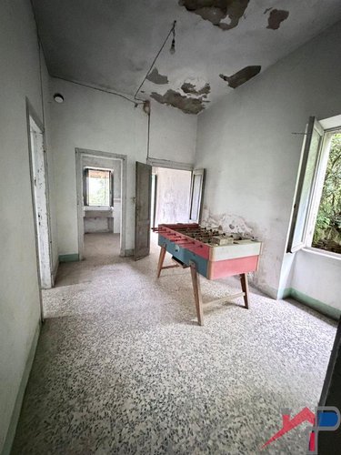 Rustico Indipendente e Panoramico con 3 ettari di Terreno  ad Ambivere Ambivere