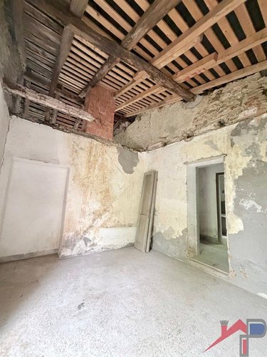 Rustico Indipendente e Panoramico con 3 ettari di Terreno  ad Ambivere Ambivere