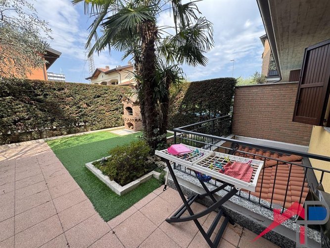 Appartamento con Giardino e Taverna Ristrutturata a Ponte San Pietro Ponte San Pietro