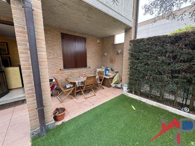 Appartamento con Giardino e Taverna Ristrutturata a Ponte San Pietro Ponte San Pietro