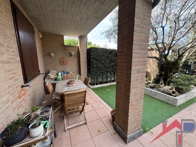 Appartamento con Giardino e Taverna Ristrutturata a Ponte San Pietro Ponte San Pietro