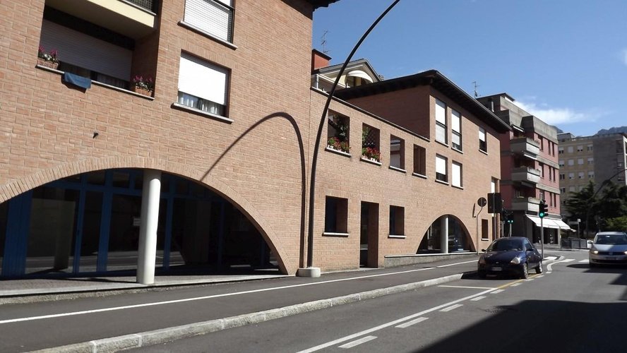 NEGOZIO VIA OSLAVIA 4