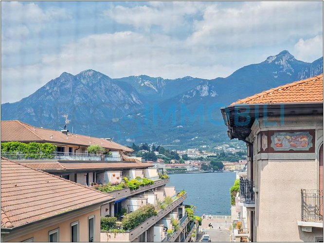 LA CASA CHE GUARDA IL LAGO Lecco