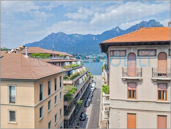 LA CASA CHE GUARDA IL LAGO Lecco