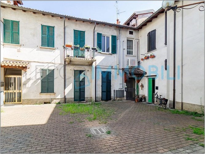 LA CASA IN PIAZZETTA Lecco