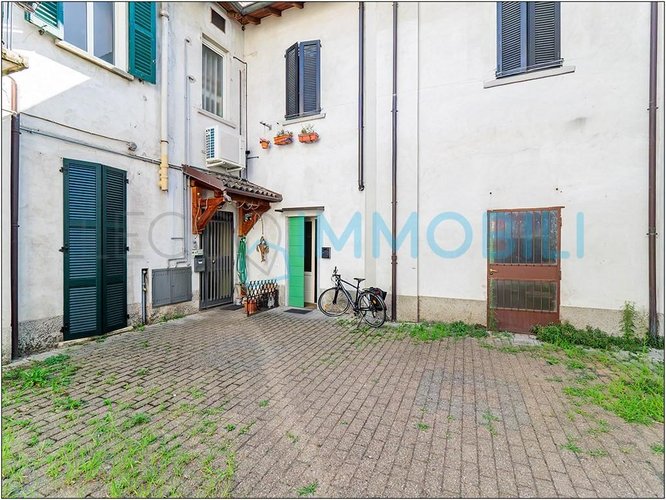 LA CASA IN PIAZZETTA Lecco