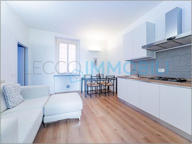 LA CASA IN PIAZZETTA Lecco