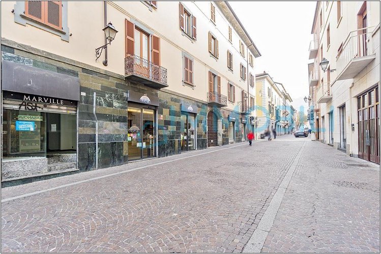 NEGOZIO CAVOUR