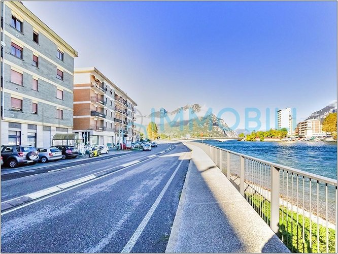 LOCALE COMMERCIALE MALGRATE PORTO