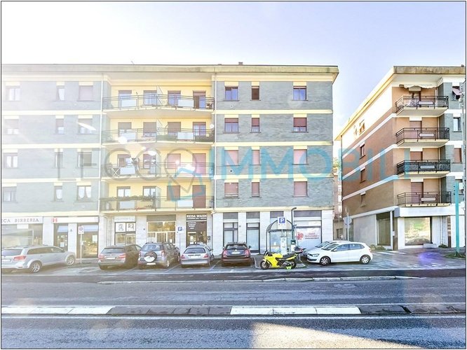 LOCALE COMMERCIALE MALGRATE PORTO Malgrate