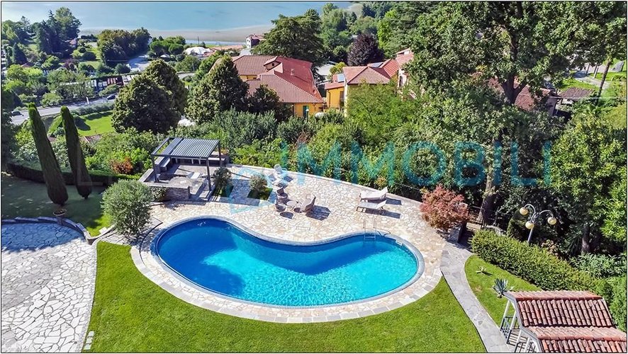 ELEGANZA VISTA LAGO