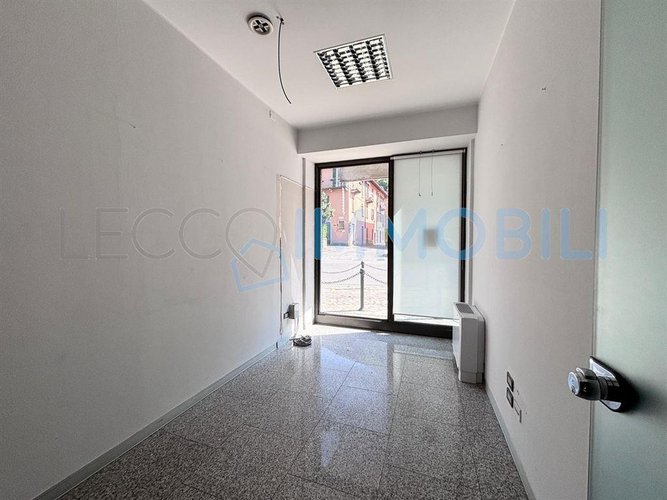 "L'UFFICIO CHE APRE LE PORTE" Lecco