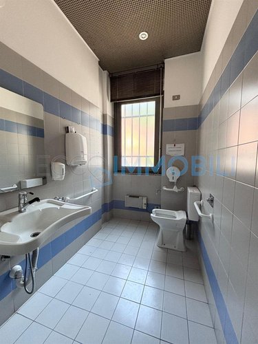 "L'UFFICIO CHE APRE LE PORTE" Lecco